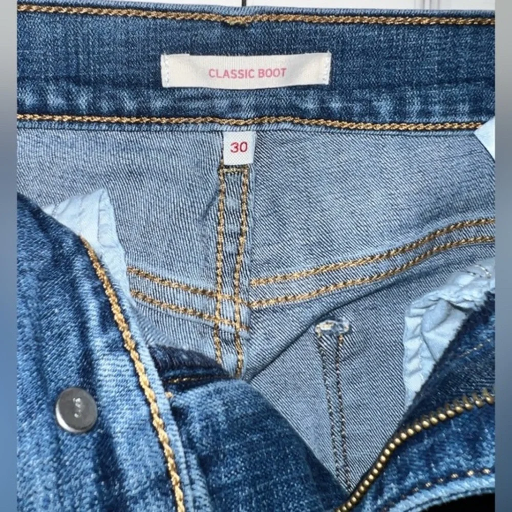 Levi’s Women’s Classic Boot size 30 Blue Denim Pre loved and in great condition - Picture 5 of 9